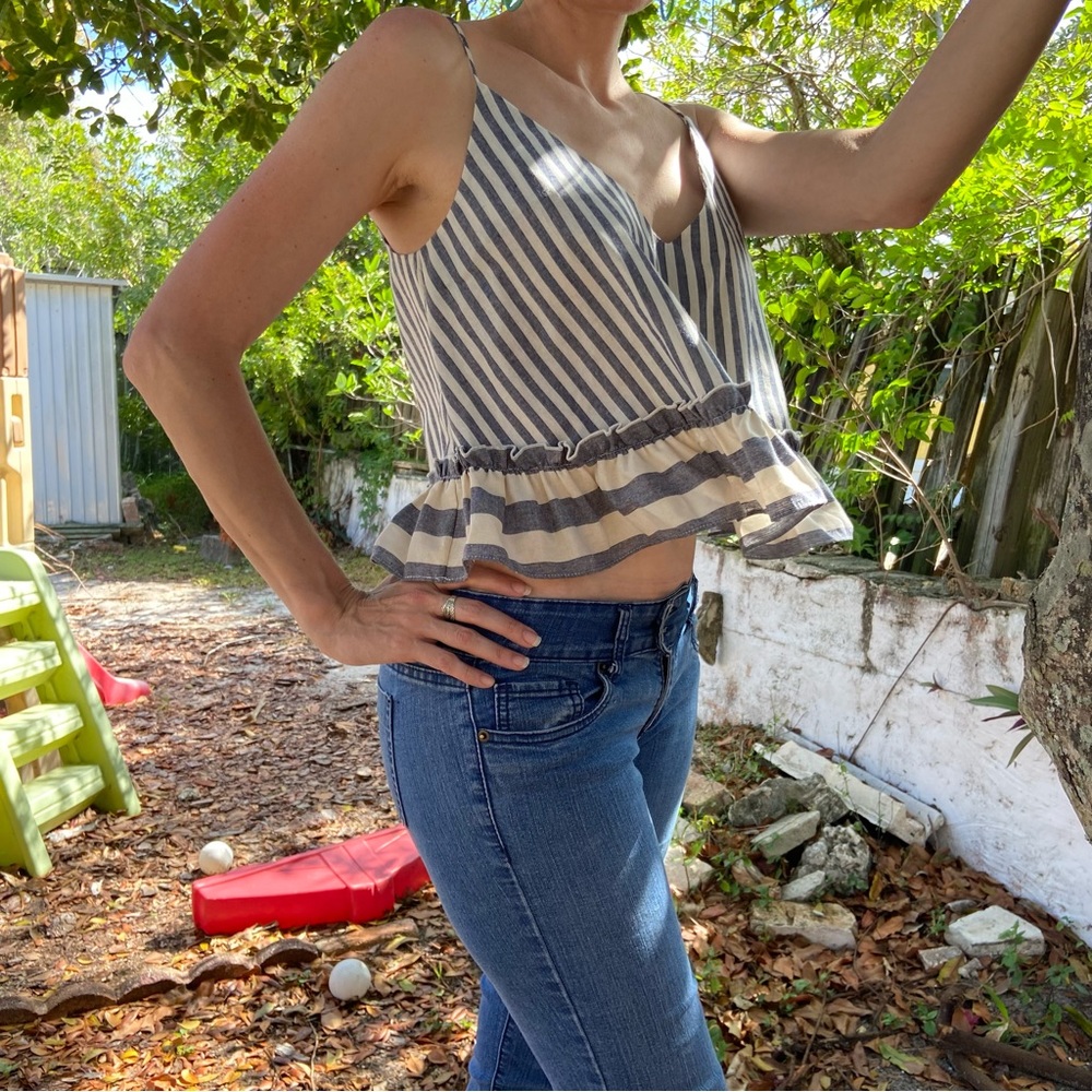 n/nicholas Linen Gray Blue Cream Stripe Tank Ruffle Hem Blouse!